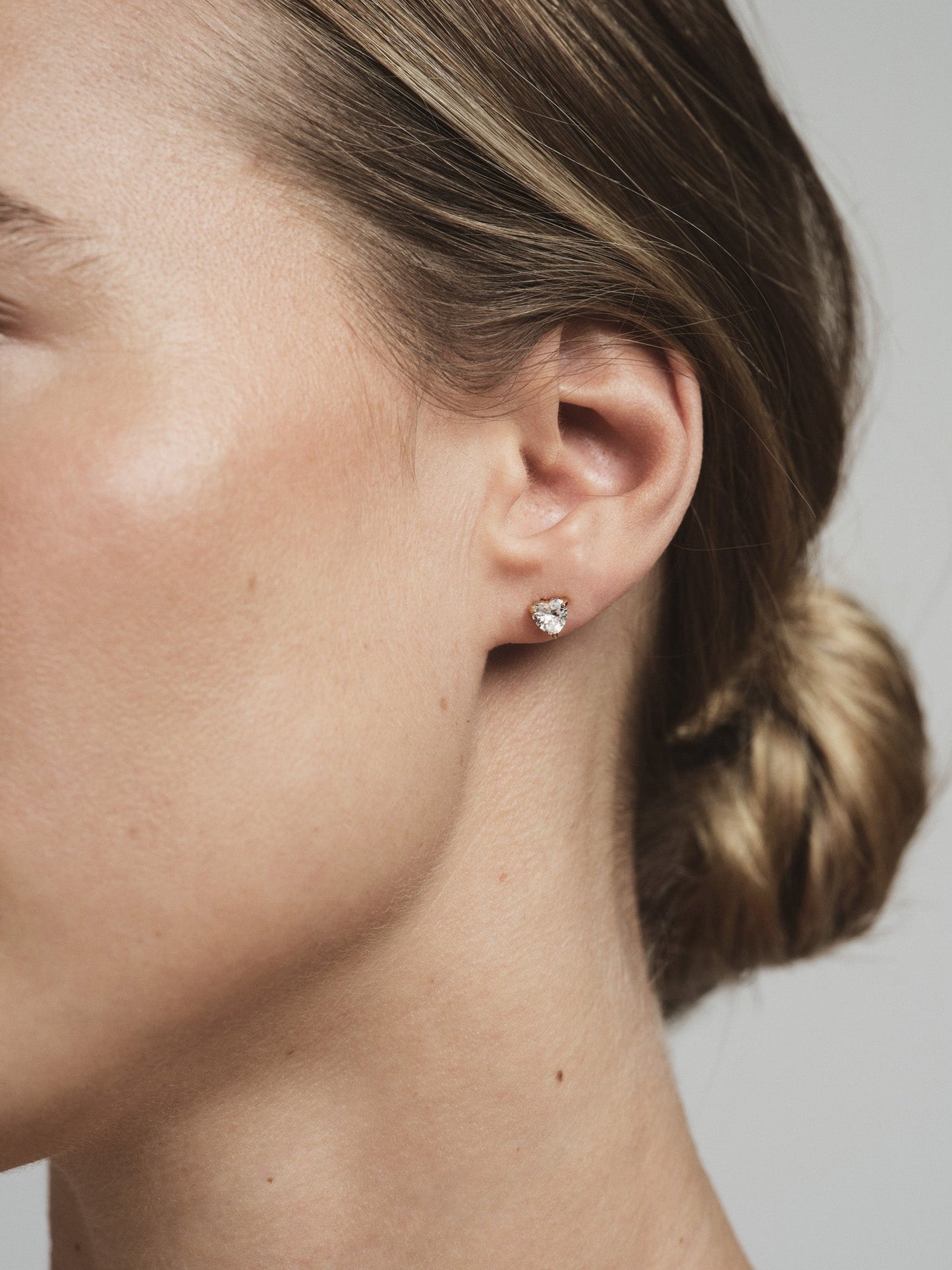 FREE Bonne White Studs