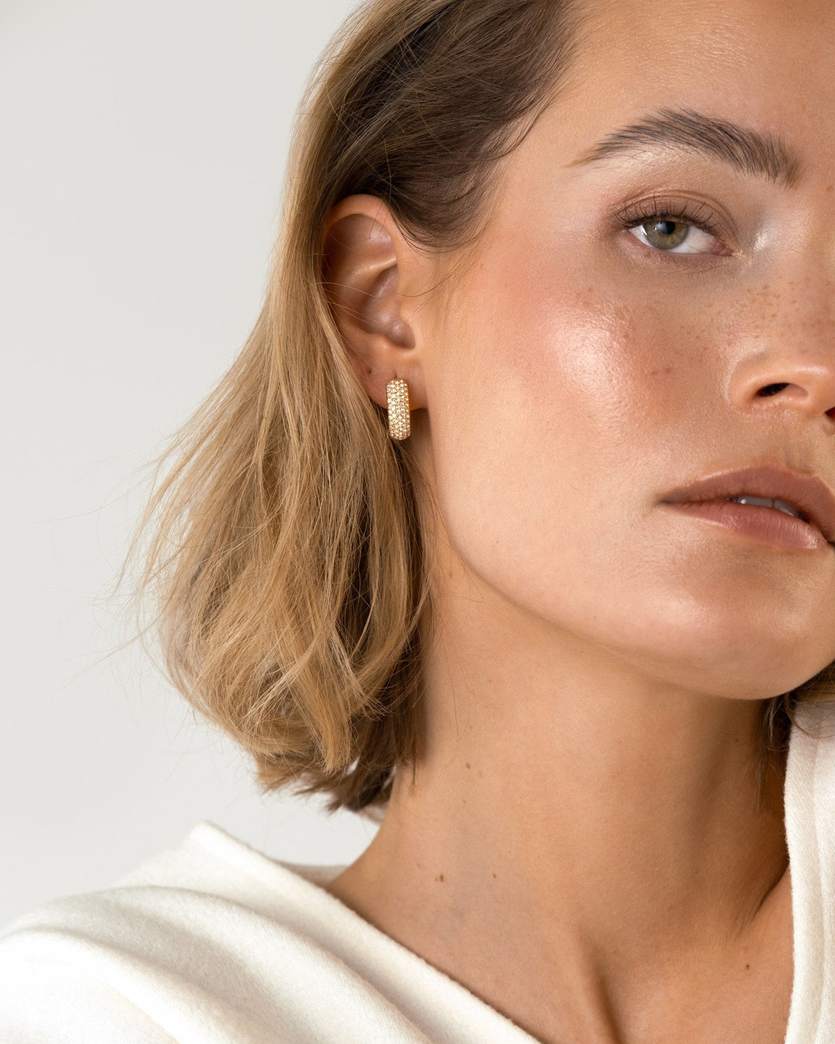 Amour Hoops Medium
