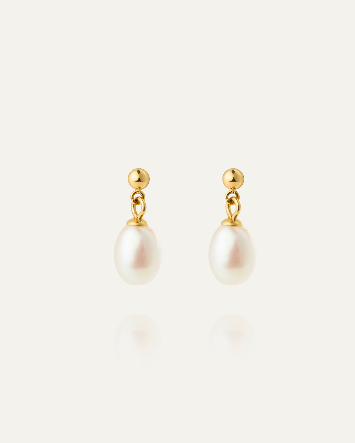 Aura Pearl Earring