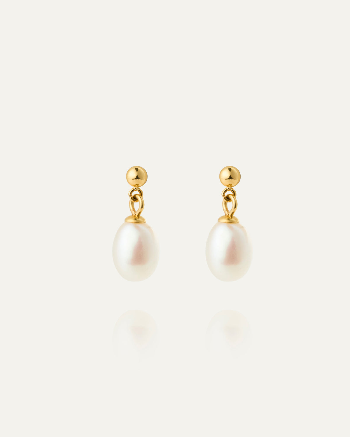 Aura Pearl Earring