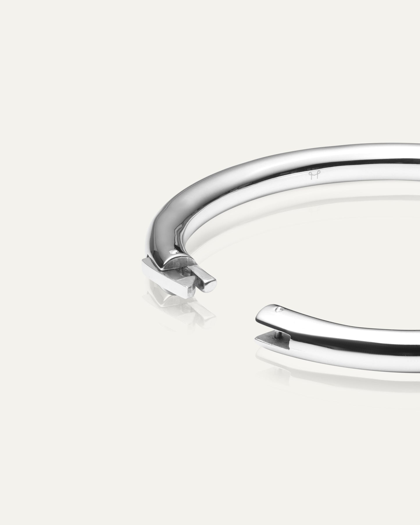 Aura Bold Bangle