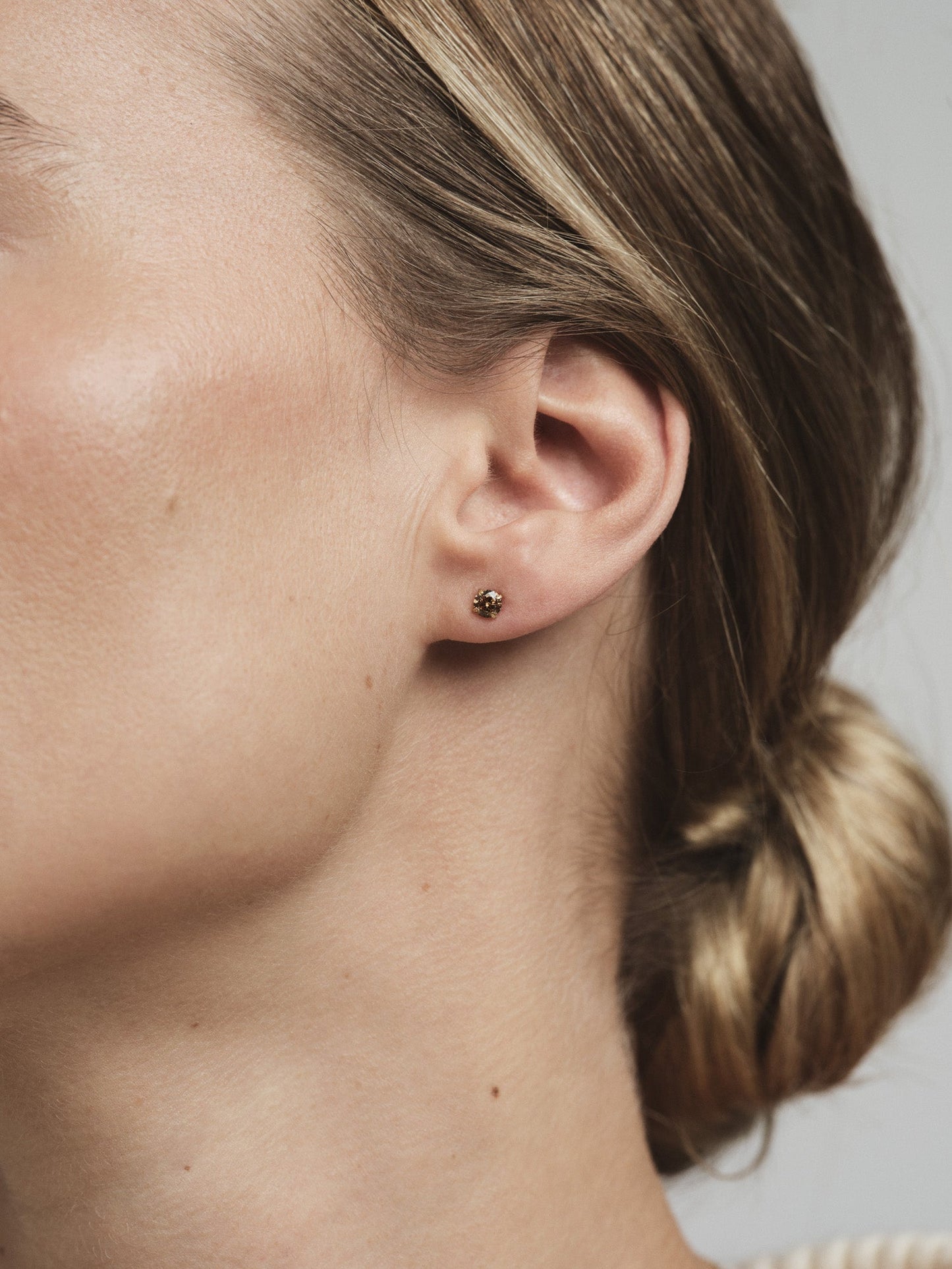 Jolie Coffee Medium Studs