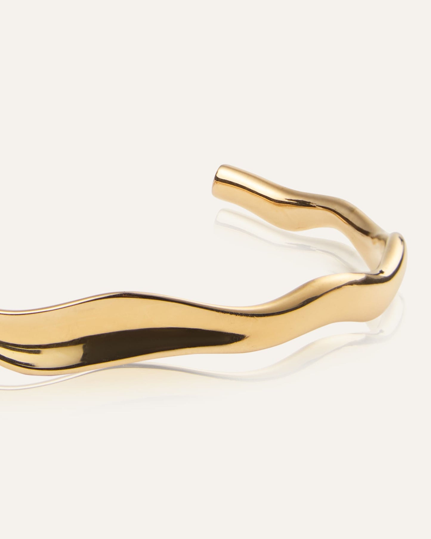 WAVY BOLDED CUFF GOLD BRACELET