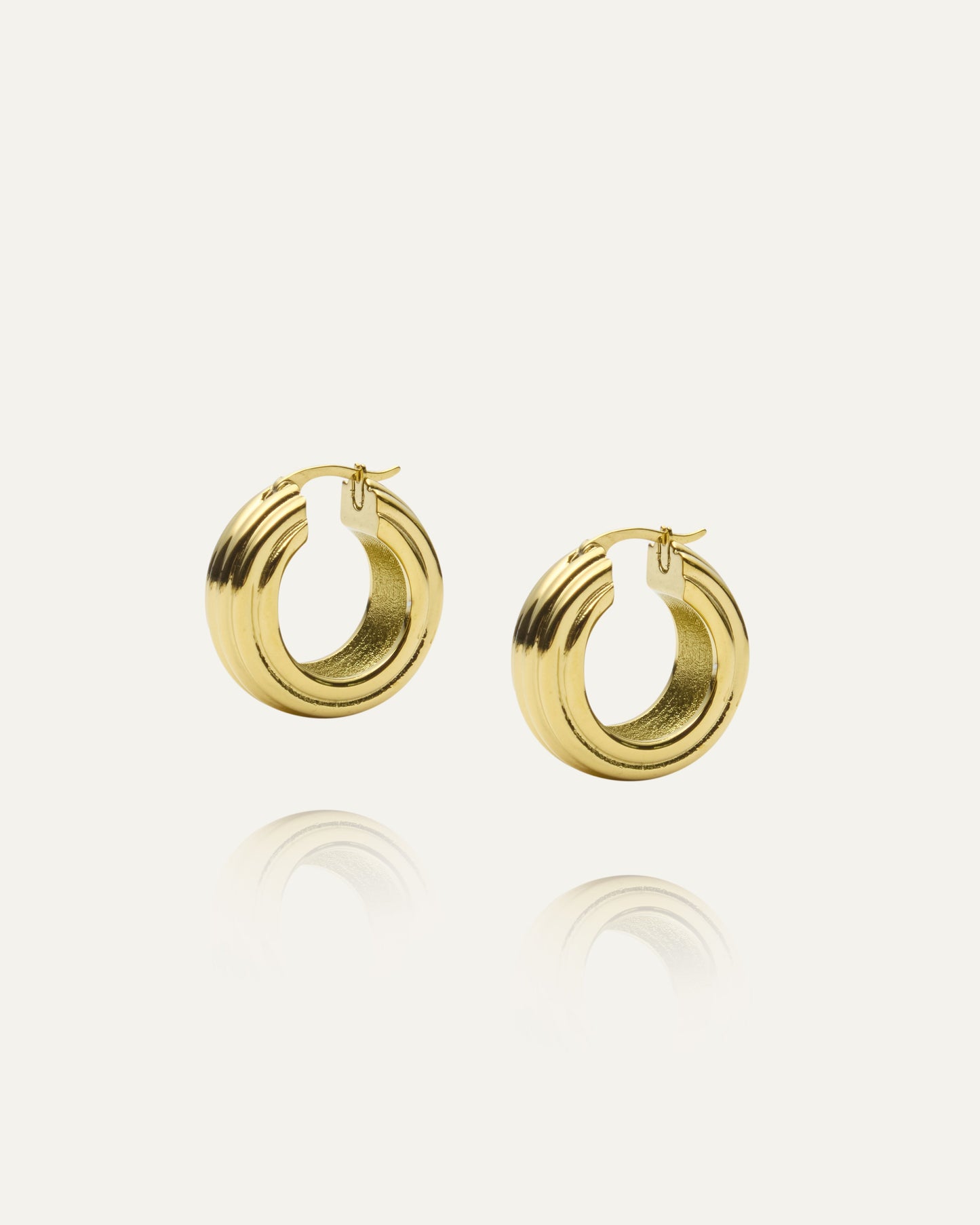 Edge Ribbed Medium Gold Hoops