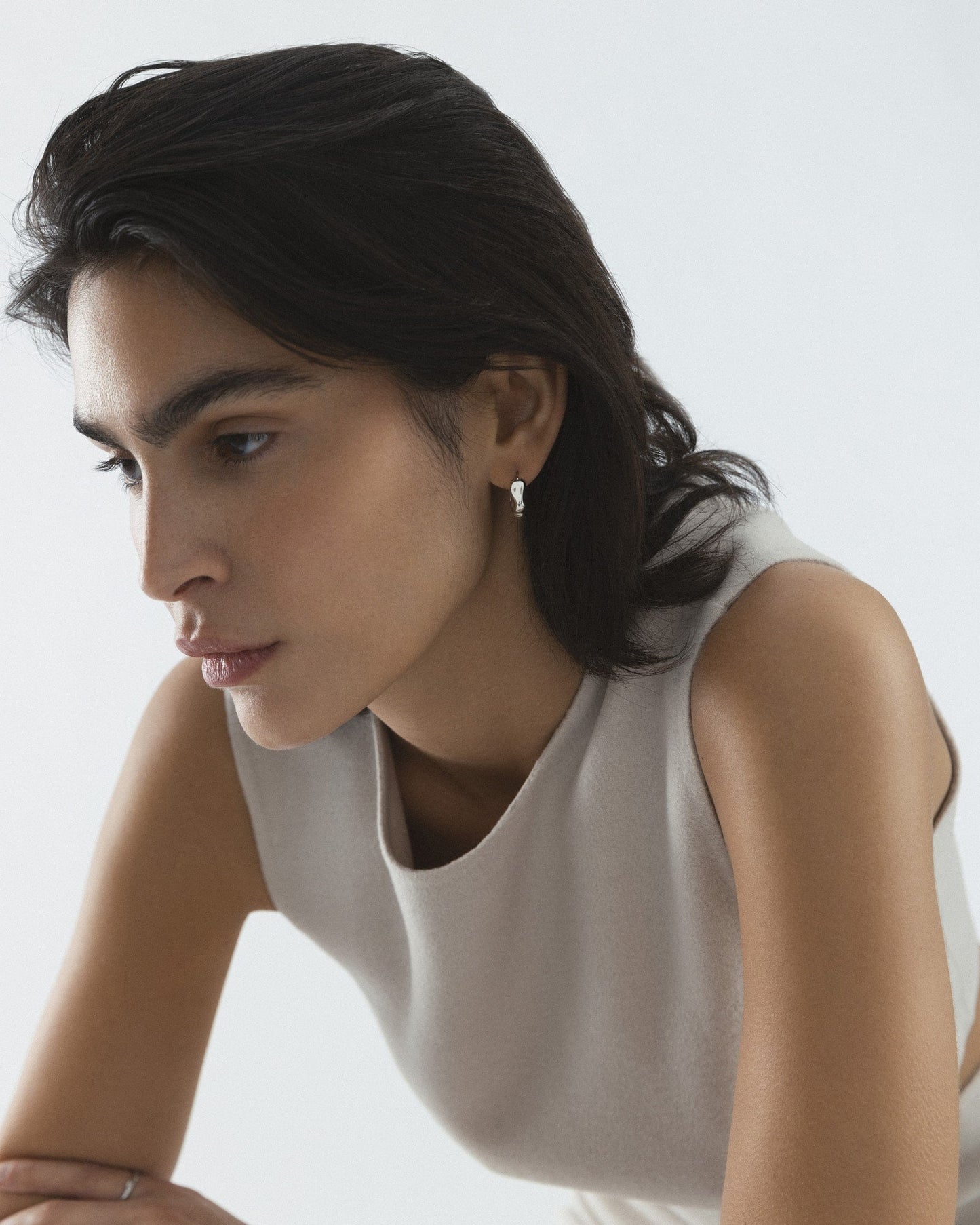 Wavy Bolded Small Hoops